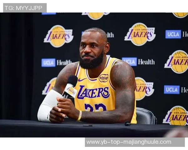 詹姆斯回应判罚争议称对比赛节奏无影响引发热议